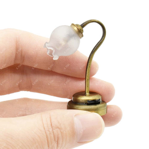 Dollhouse Vintage Flower-shaped Table Lamp